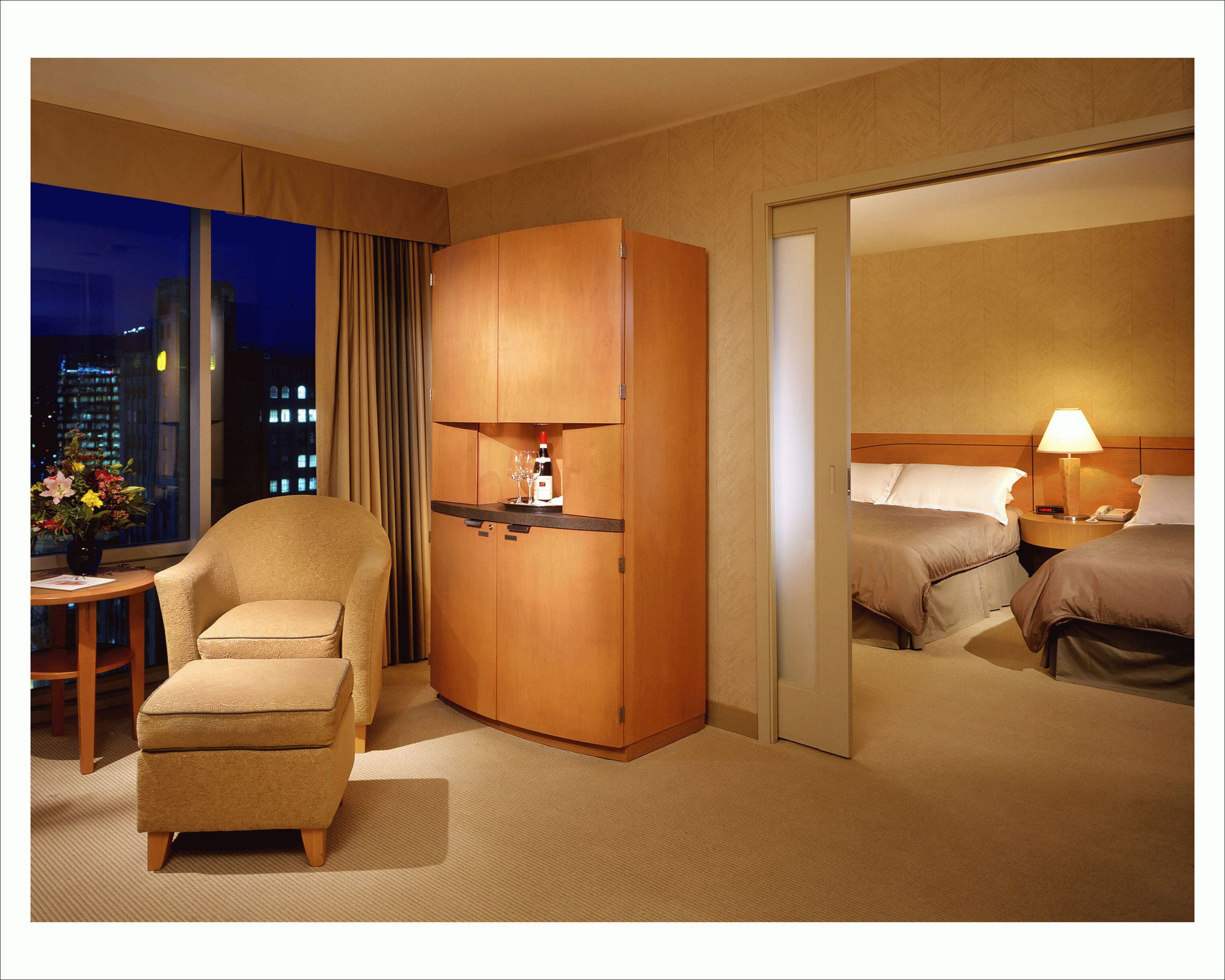 Delta Hotels By Marriott Vancouver Downtown Suites Bagian luar foto